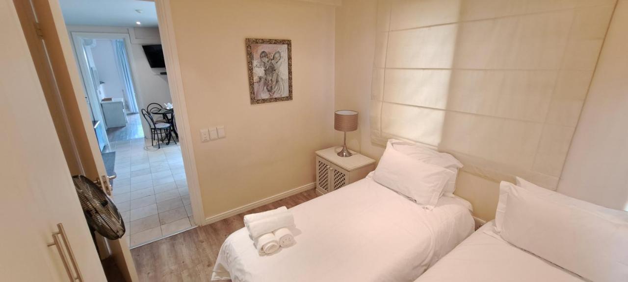 V&A Waterfront Marina Family Apartment 101 Altmore Cape Town Bagian luar foto