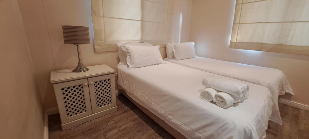 V&A Waterfront Marina Family Apartment 101 Altmore Cape Town Bagian luar foto