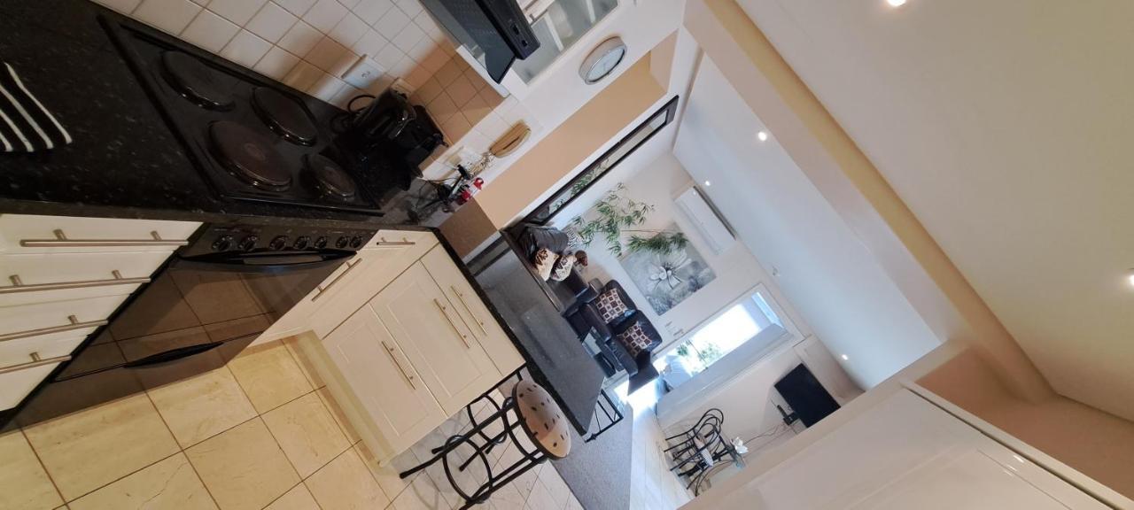 V&A Waterfront Marina Family Apartment 101 Altmore Cape Town Bagian luar foto
