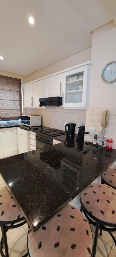 V&A Waterfront Marina Family Apartment 101 Altmore Cape Town Bagian luar foto