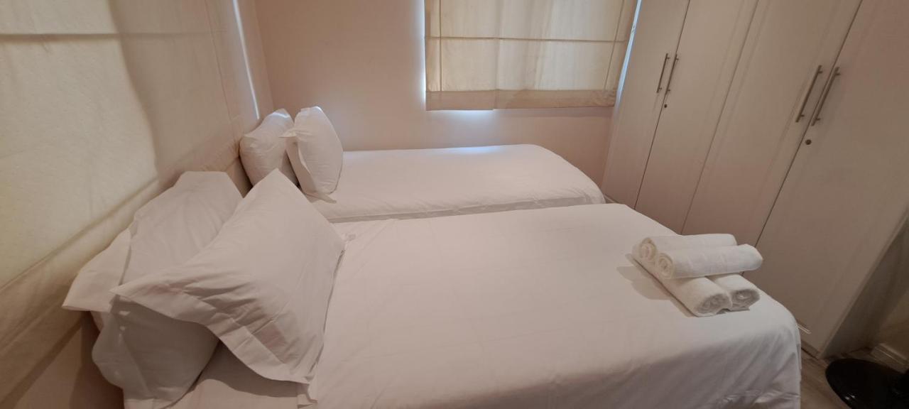 V&A Waterfront Marina Family Apartment 101 Altmore Cape Town Bagian luar foto