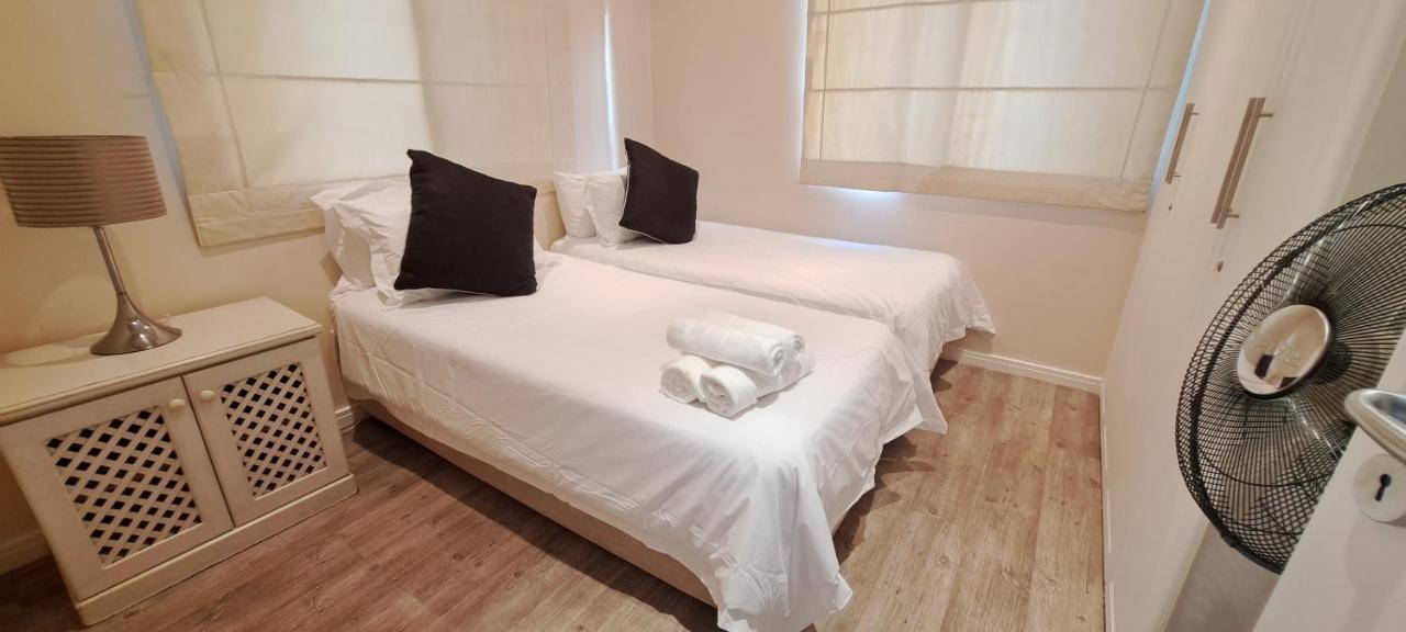 V&A Waterfront Marina Family Apartment 101 Altmore Cape Town Bagian luar foto